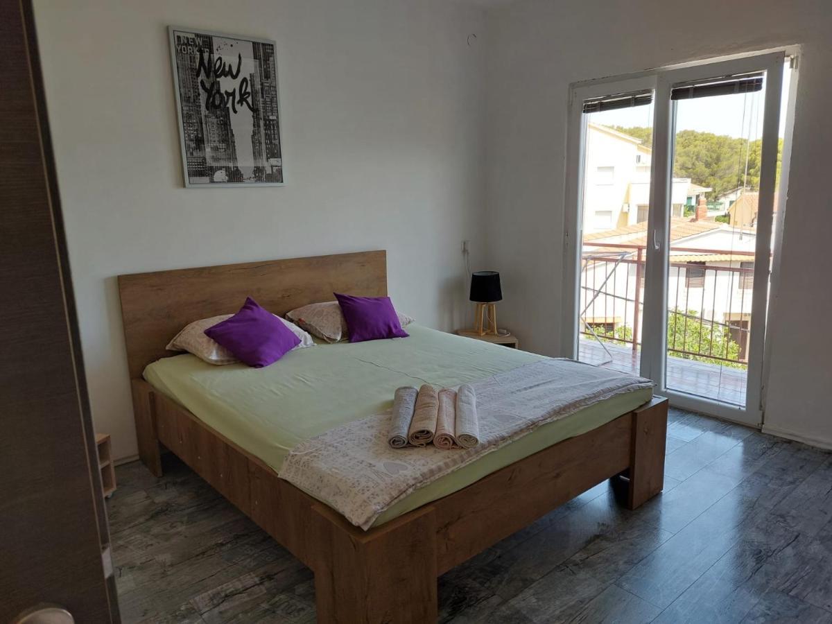 Apartmani Radic Rg Rogoznica (Sibenik-Knin) Exterior foto